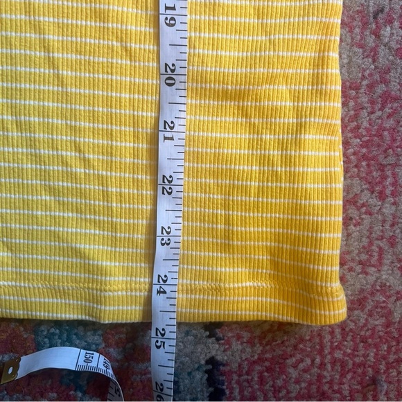 Old Navy Yellow Striped Women's Tank Top size L - Picture 3 of 5